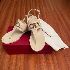 SALVATORE FERRAGAMO / Leather Roche Sandals / Size 7